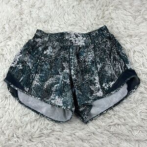 Lululemon Hotty Hot Short II *Long 4" Wildwood White Multi / Nocturnal Teal